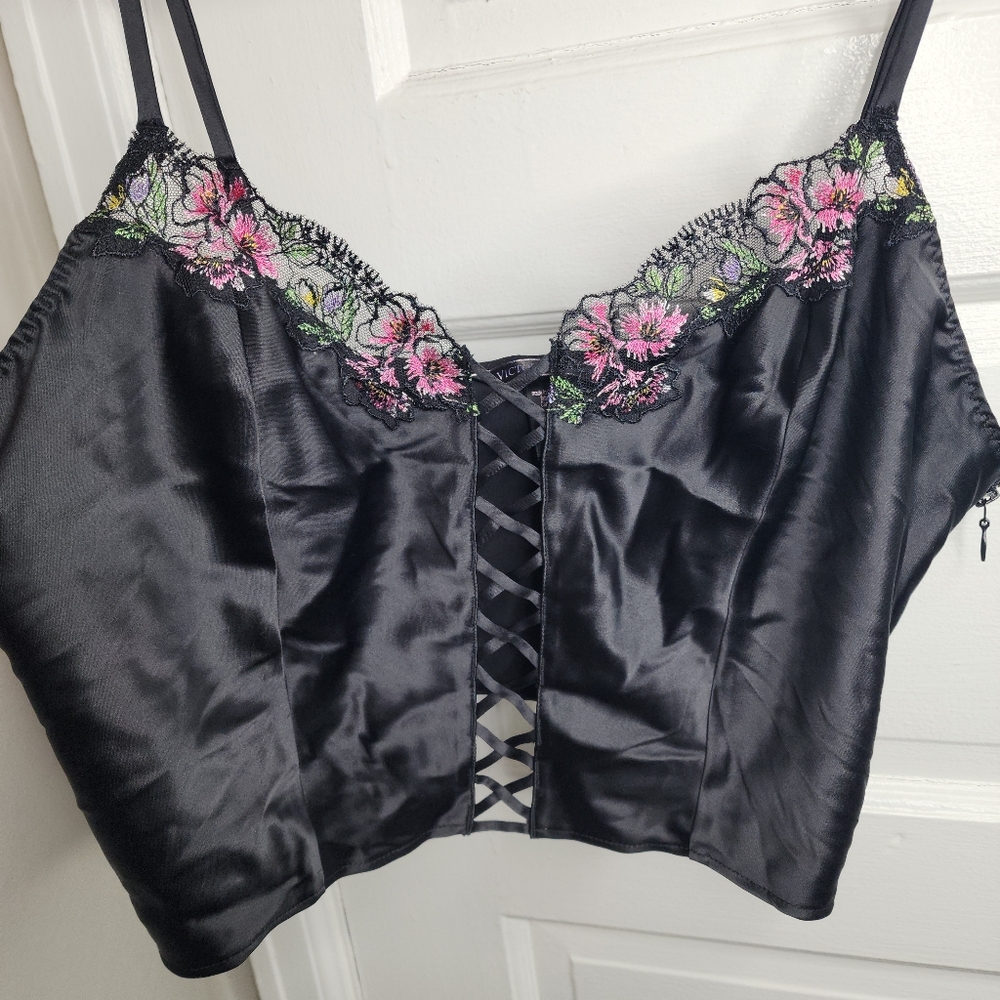 NEW Victoria’s Secret Black Cami Floral Lace Criss Cross Ribbon Satin Large